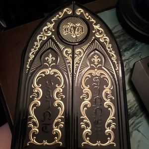 Kat Von D saint & sinner palette